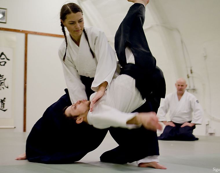 Aikido adalah Beladiri yang Memanfaatkan Kekuatan Lawan